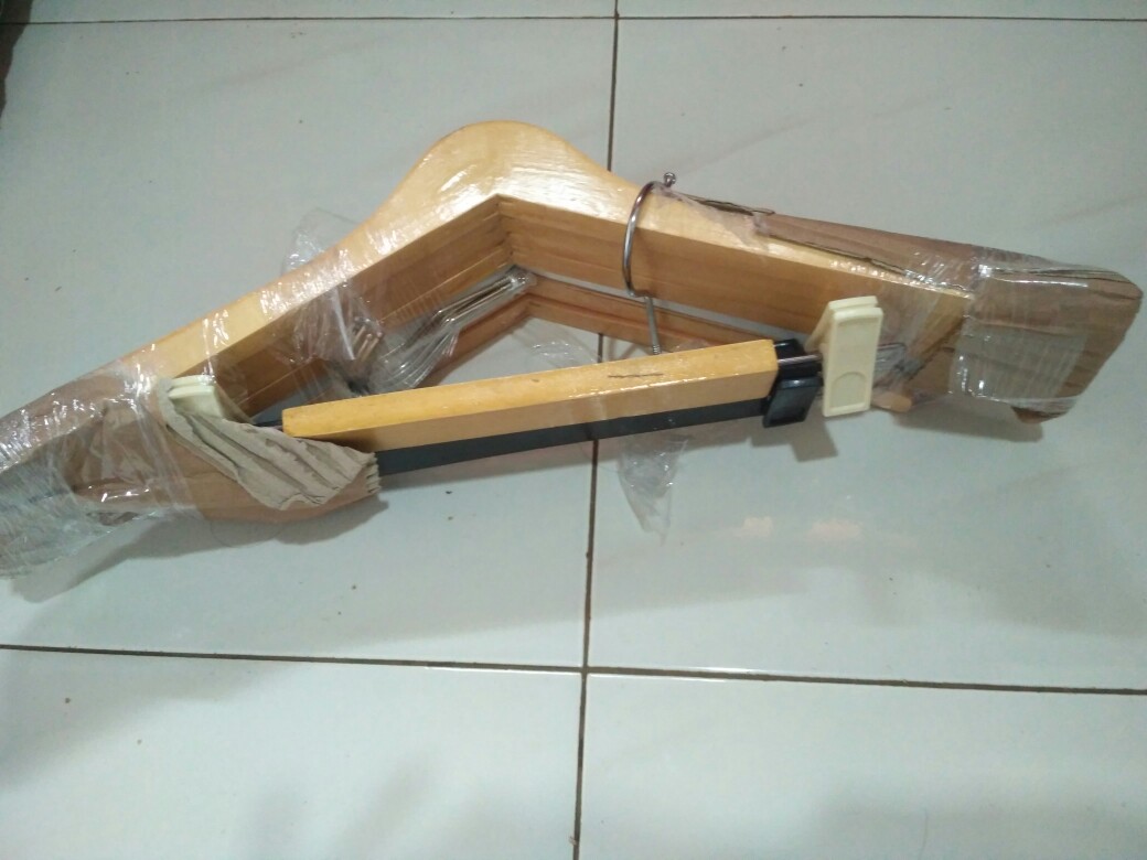 Hanger Jepit Kotak Hitam (harga Per Bh)