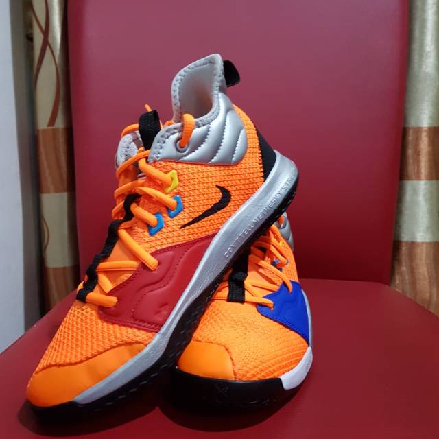 Sepatu basket paul george 3