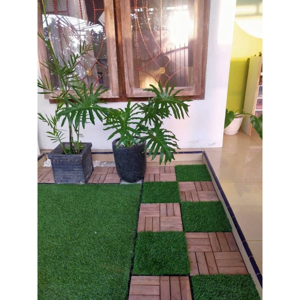 Lantai rumput sintetis ukuran 30x30 cm tipe swiss 30mm Decking tile Portable Rumput