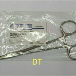 nald voeder 14cm / needle holder 14cm / mayo hegar 14cm / nal vuder