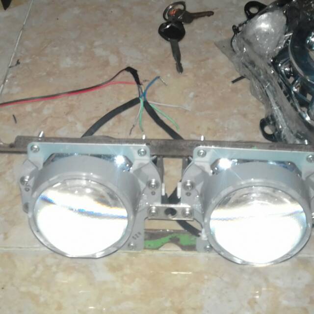 Projector biled fortuner VrZ