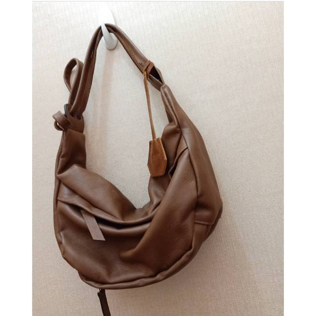 Luigy sling bag by KAYNN