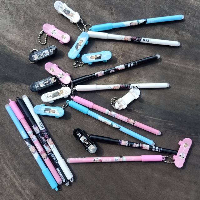 Pulpen gel Hitam BTS BT21 pulpen skateboard BTS