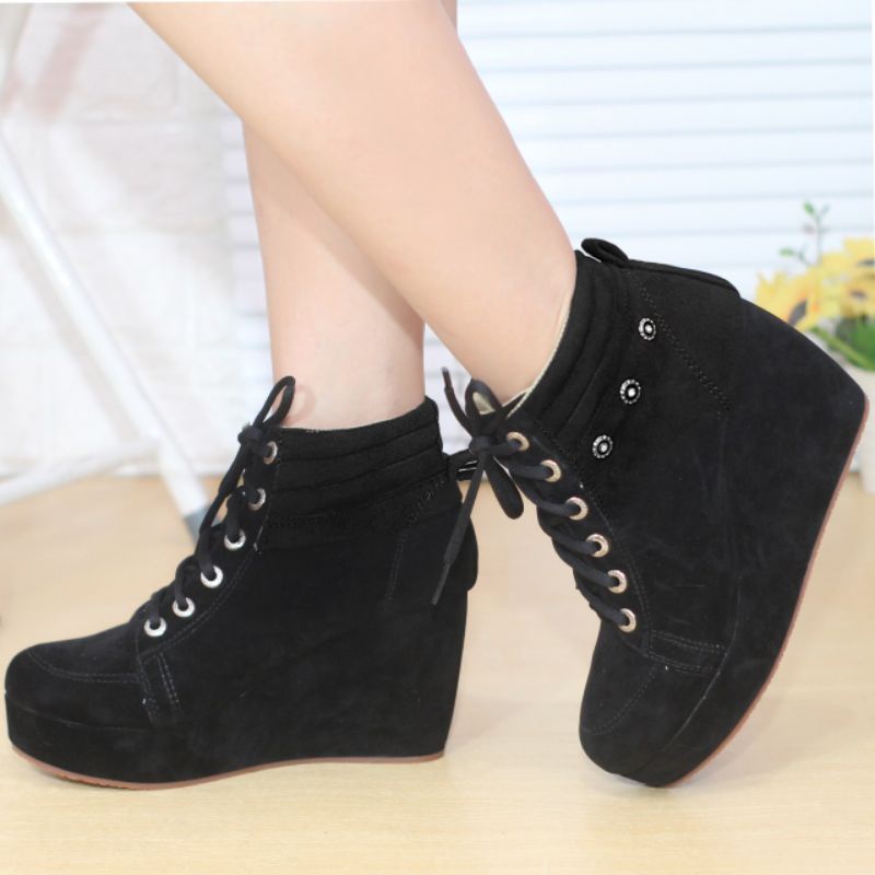 Boots wedges wanita Bay 01