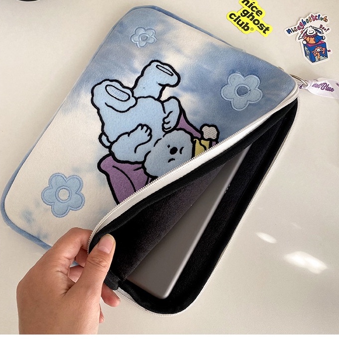 Sleeve Pouch Sarung Tas Bag Case Ipad Tab Tablet Macbook Air Pro Laptop Asus Acer Lenovo HP Huawei 11 12 13 14 15 inch Motif Gambar Beruang Bear Sleeping Warna Biru Putih Lucu Cute Murah Korean Model