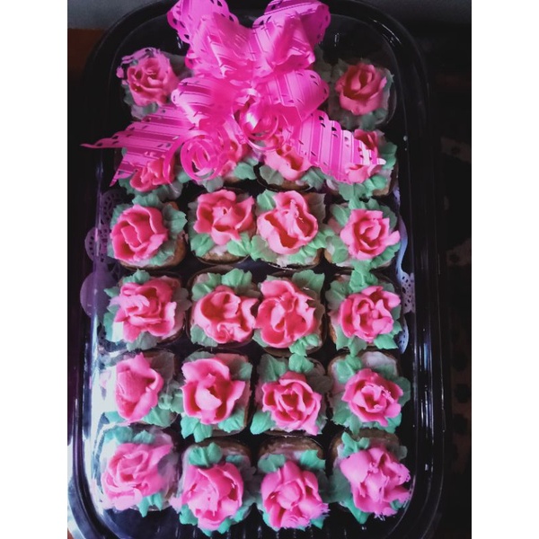 

cake potong hias mawar