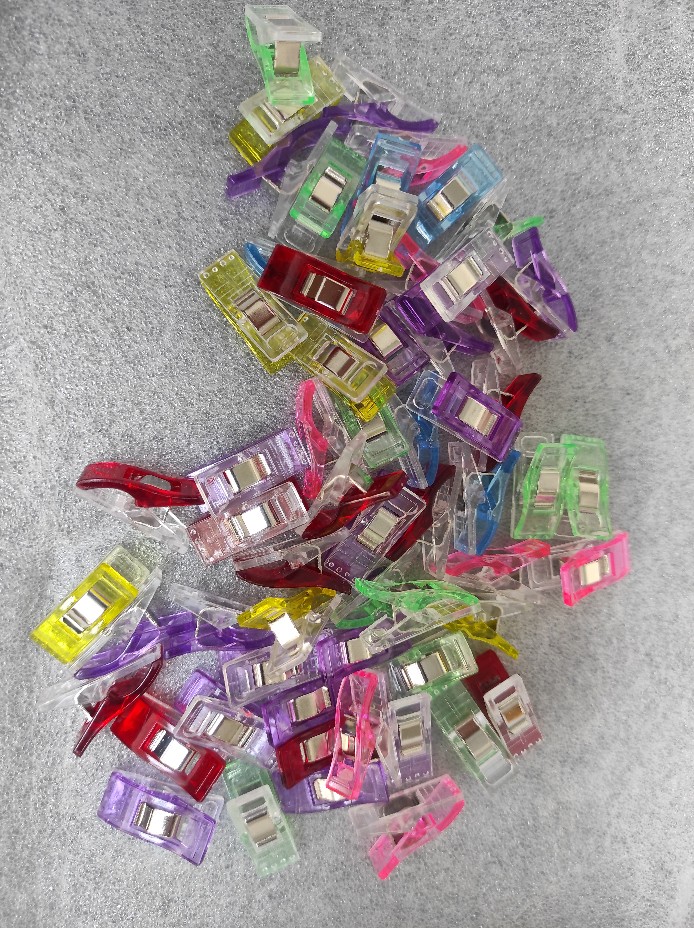 60 Pcs Klip Gantungan Pakaian Multifungsi Bahan Plastik Warna-warni