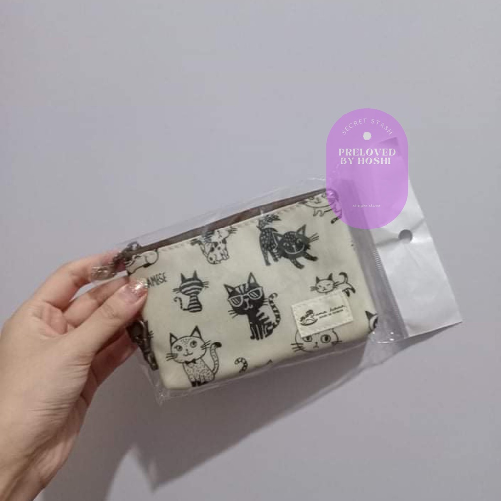 Tempat kartu uma hana motif kucing