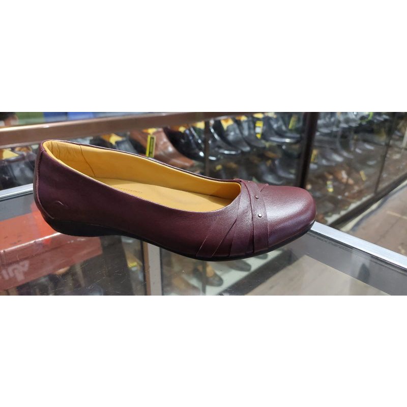 Sepatu Wanita Kangaroo