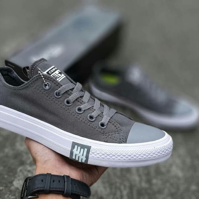 BISA COD Sepatu Converse Chuck Taylor Flash Undefeated Sepatu Petir Abu abu Pria Murah