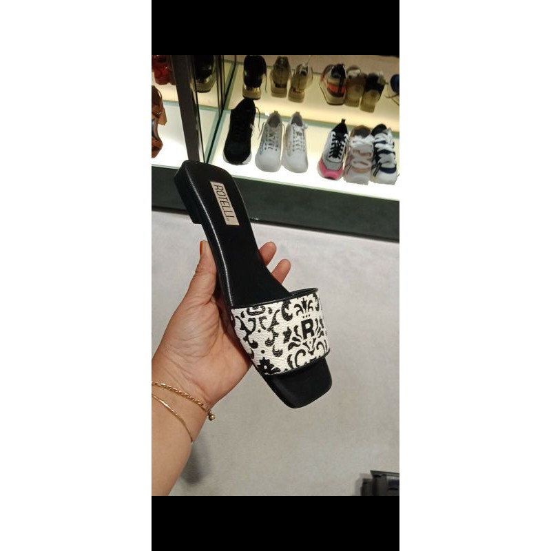 

Ready ROTELLI TAG 1.299 SALE 659