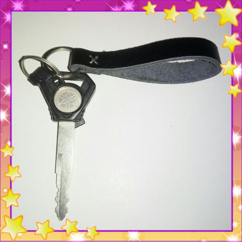 Gantungan kunci, gantungan kunci kulit asli