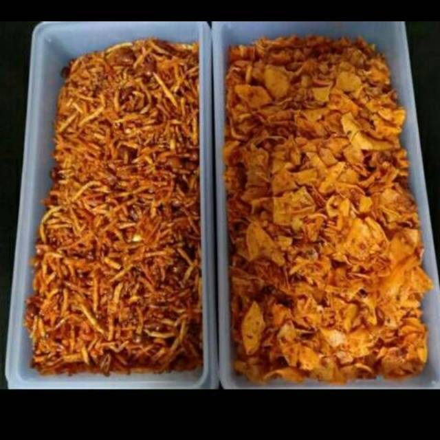 

Kripik kentang mustofa 1kg - Kripik kentang kriwil - Kripik pedas & gurih - Kripik murah - enaknagih