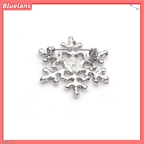 Pin Bros Bentuk Snowflake Aksen Berlian Imitasi Warna Silver Untuk Hadiah Natal