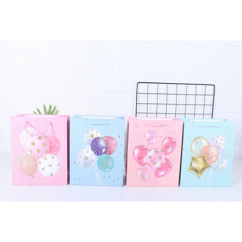 

TAS KERTAS IMPORT UKURAN L | TAS KADO | PAPERBAG