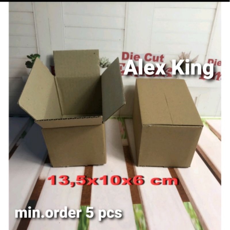 

Kardus / box / uk. 13,5 x 10 x 6 cm / karton packing polos baru ST