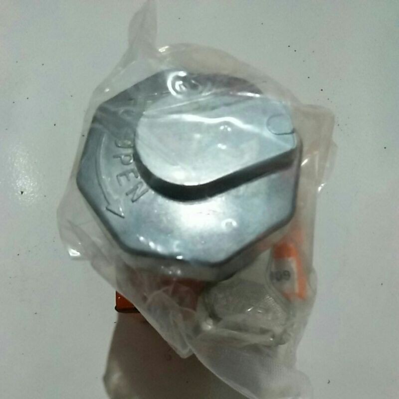 tutup tangki solar  cap fuel tank truk canter