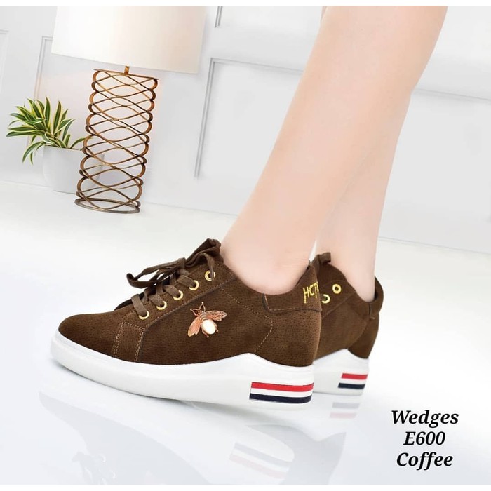 Sepatu Wanita Sneaker Lebah SDS246 Coklat