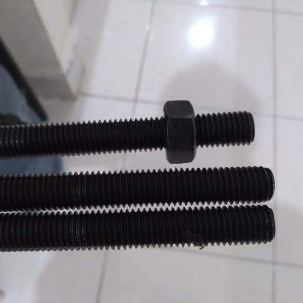 Grade 8.8 Baja Hitam As Drat M16 / Long Drat / Thread Rod M16x1Meter