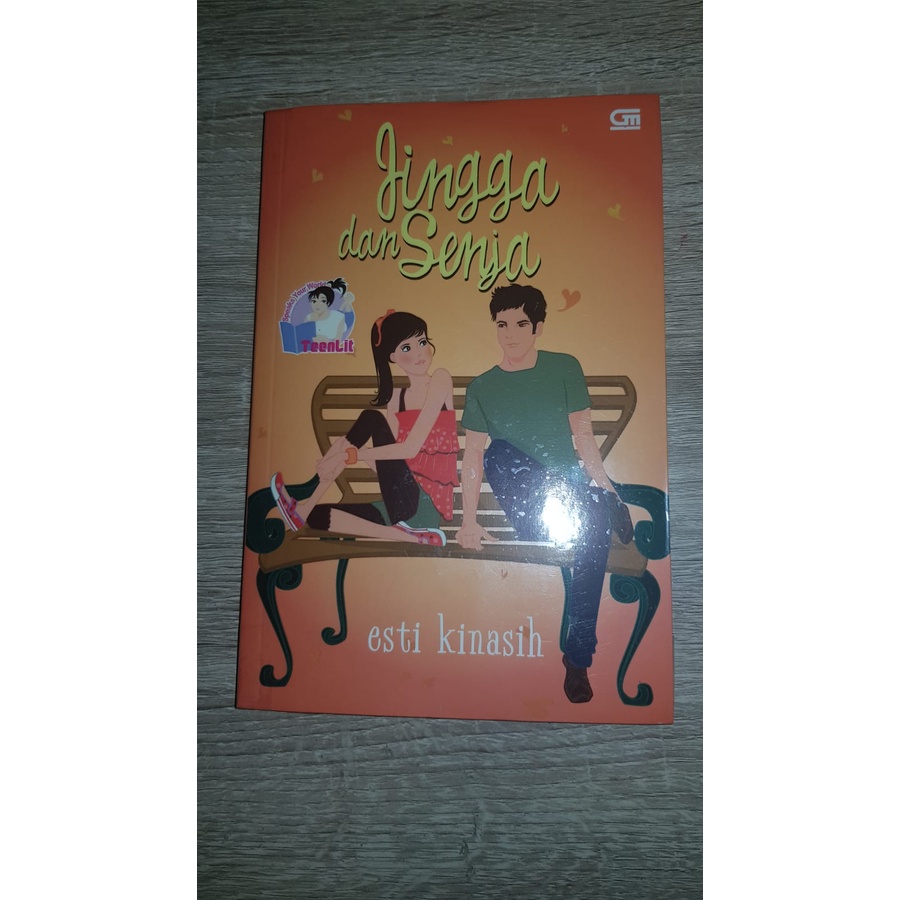 (Preloved) Jingga dan Senja by Esti Kinasih