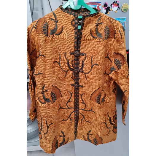 Batik motif Burung Merak. Merk Eyang Putri