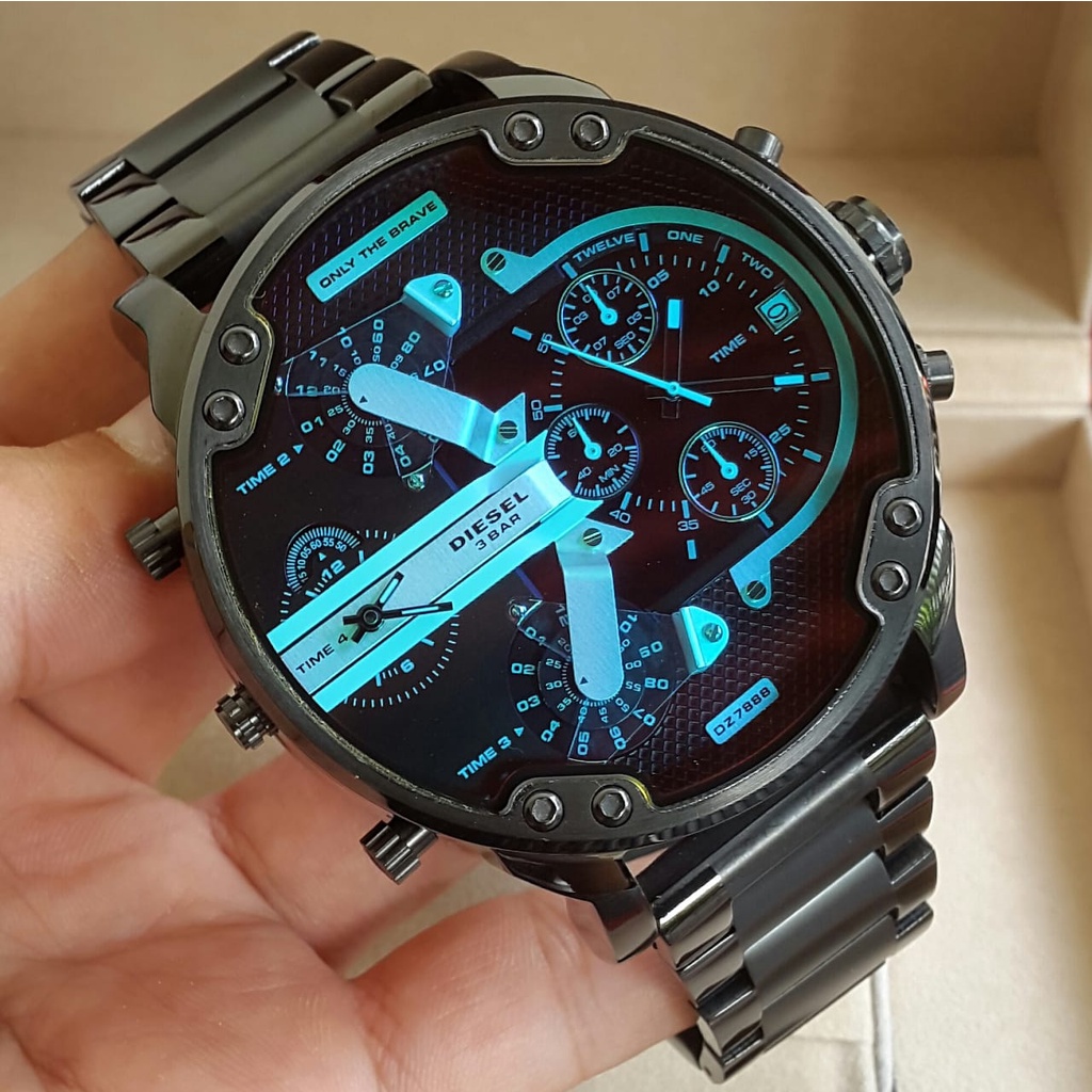 JAM TANGAN PRIA DIESEL GOZILA 4TIME TYPE GGH/ Diesel Gozila 4time type GGH Chrono aktif Tanggal aktif Mesin battery/ JAM TANGAN PRIA DIESEL