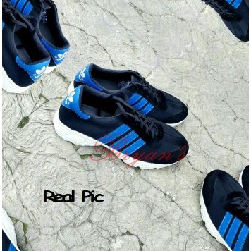 SALE SEPATU PRIA ADIDAS BIRU (sepatu running Adidas, sepatu sport pria, sepatu sneakers)