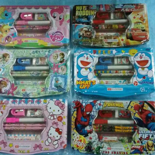 

Tempat Pensil Kaleng Karakter Set Alat Tulis Set Souvenir Stationary