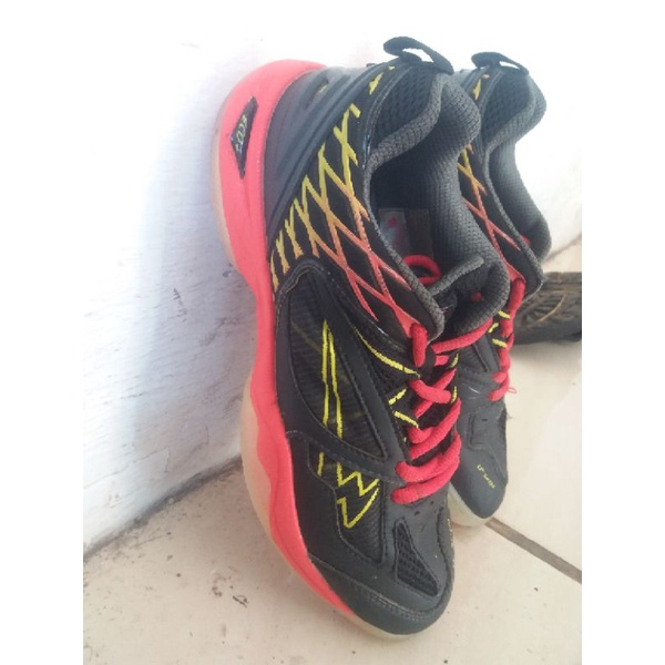Sepatu eagle ss pro series badminton