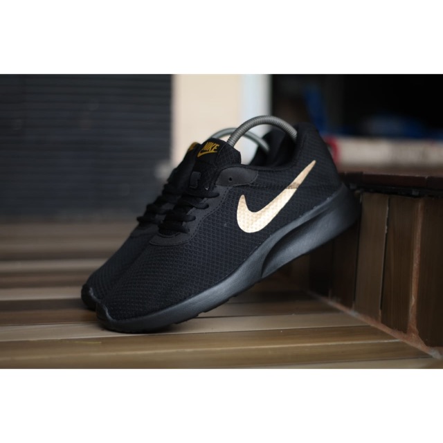 Nike Tanjun Black With Gold