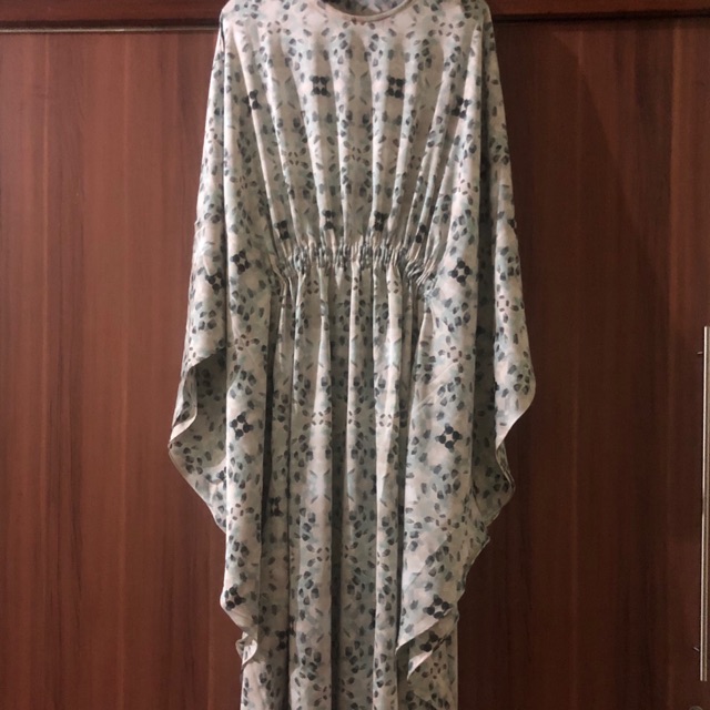 KAMIIDEA Kaftan Kana in Olive