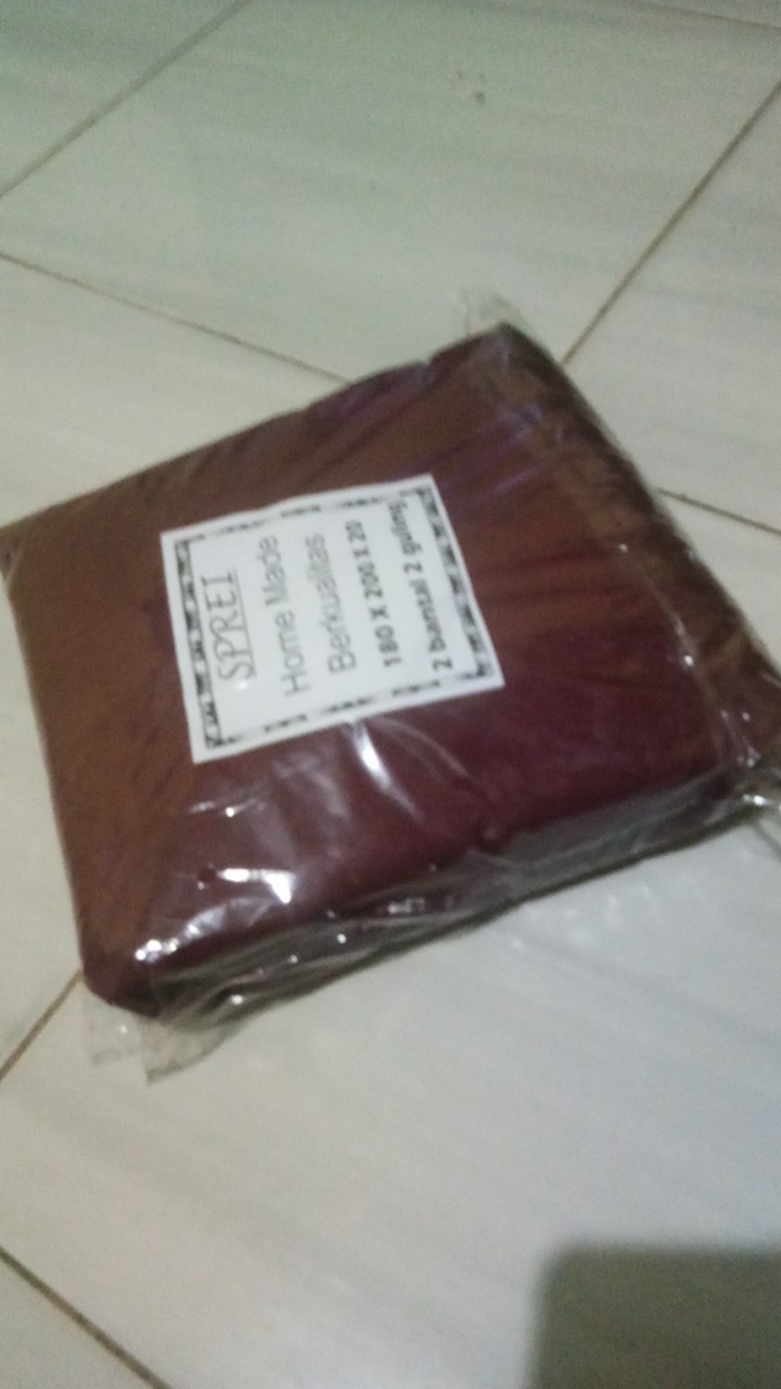 Seprai Embos Polos Homemade Maroon Katun Berkualitas Halus Adem Tidak Luntur Ukuran 120 160 180