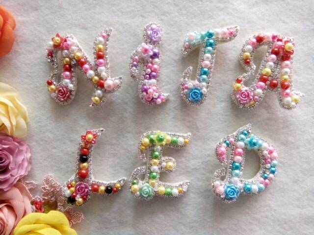 Bros huruf mutiara.bros initial.bros nama/bros nama/bros huruf/bros dada/bros cantik by dinova store-4