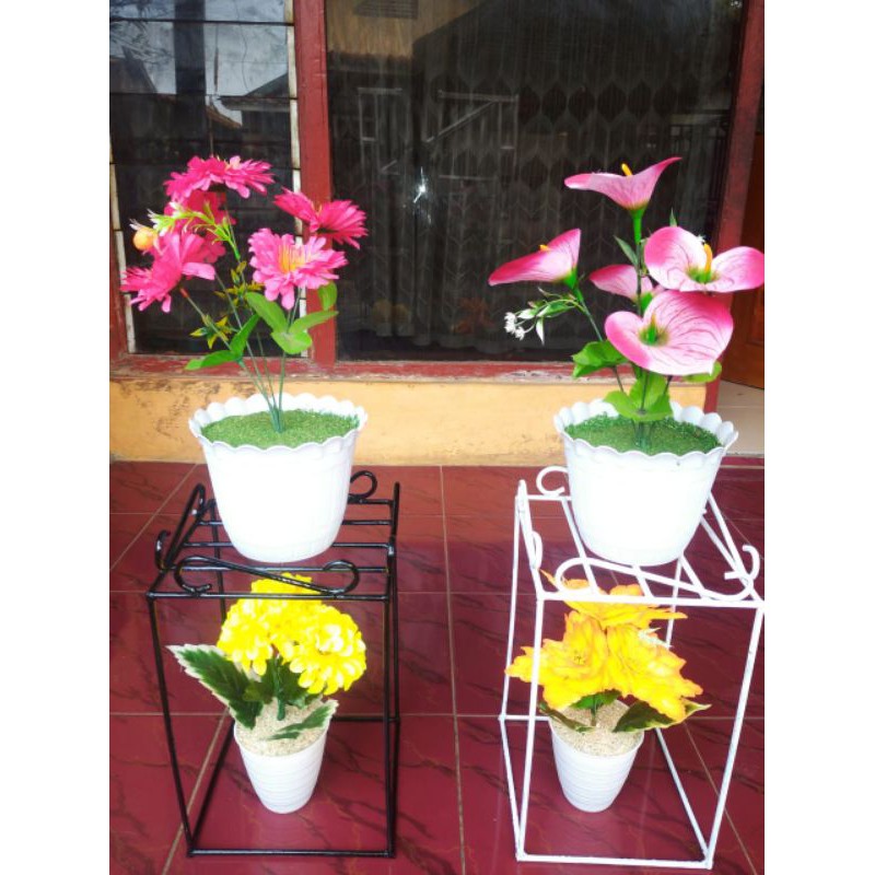 Rak pot bunga susun
