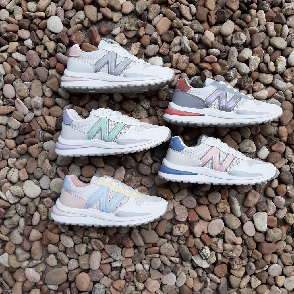 FASHION IMPOR SEPATU KOREA BISA NYALA / GLOW MURAH BAGUS PUTIH