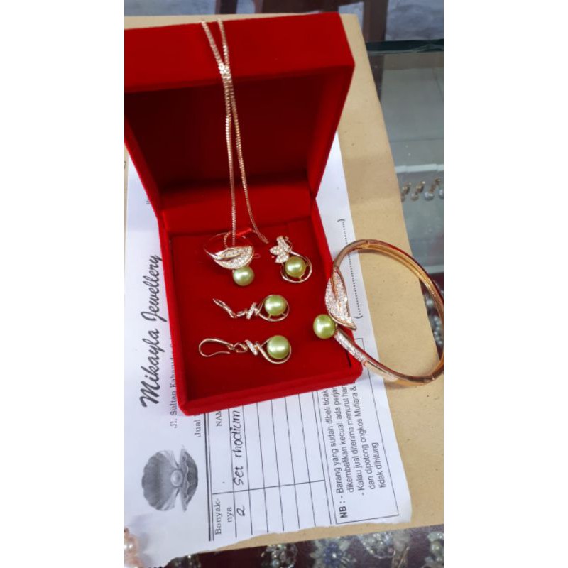 Mutiara lombok|perhiasan mutiara asli lombok|mutiara lombok asli|set mutiara tawar|perhiasan pesta