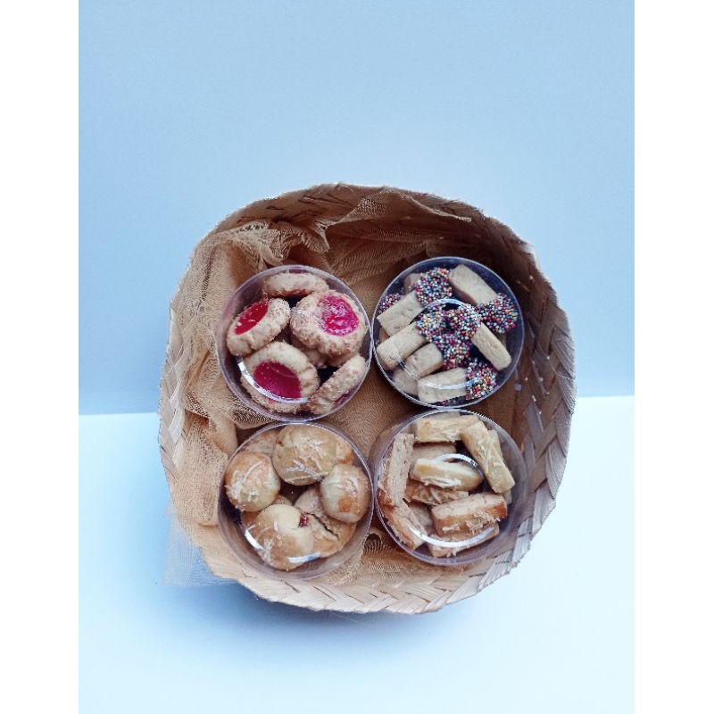 

paket hampers kue kering murah | gift tunangan pernikahan ulang tahun