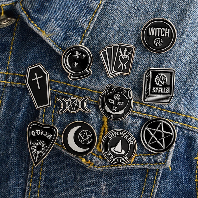 SET OF 5 CIRCULAR WITCH OUIJA PENTAGRAM CAT PIN BADGES GOTHIC