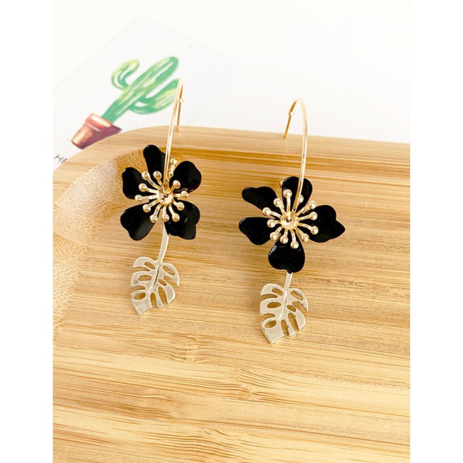 LRC Anting Tusuk Fashion Alloy Flower Leaf Stud Earrings F96688