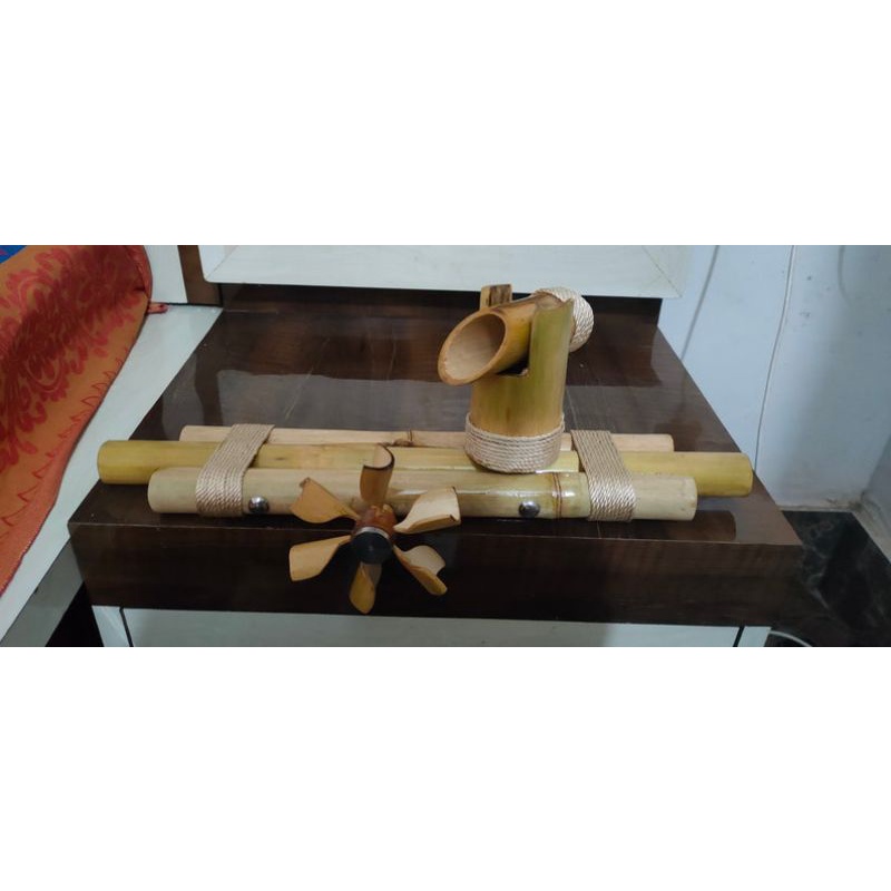 Miniatur air bambu, kerajinan bambu unik, dekorasi ruang tamu
