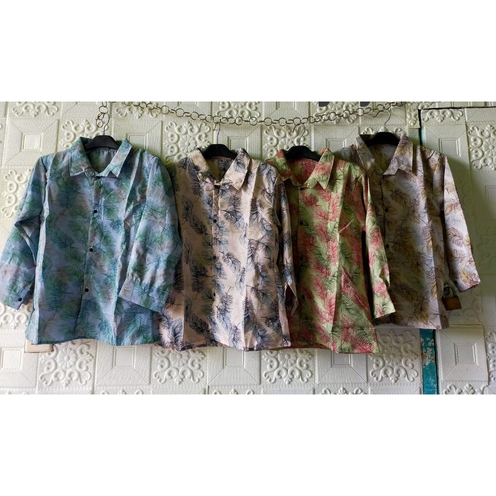 KEMEJA ATASAN WANITA MOTIF DAUN