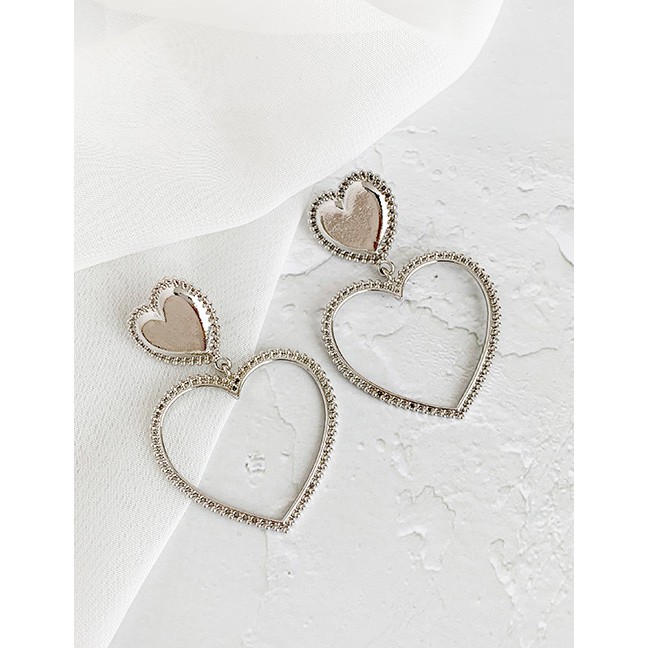 LRC Anting Tusuk Fashion Alloy Diamond Heart Earrings F95641