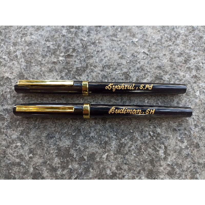 

bolpoint gel 1,0 mm, cocok buat tanda tangan, bisa di ukir nama langsung jadi