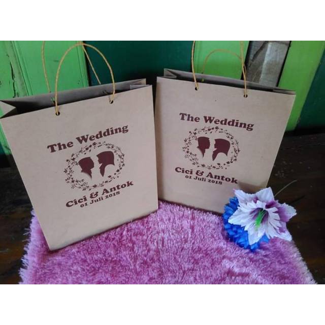 

Paper bag sablon / tas souvenir pernikahan