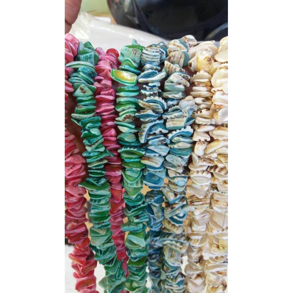 

Sale Manik Manik Batu Pecah Bahan Kerang Aneka Warna ( 1 Renteng ) ( Das ) Segera Dapatkan