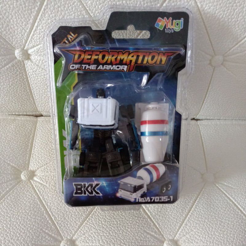 Mainan action figure diecast Deformation of the armor