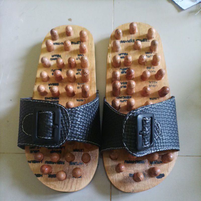 SANDAL TERAPI KESEHATAN