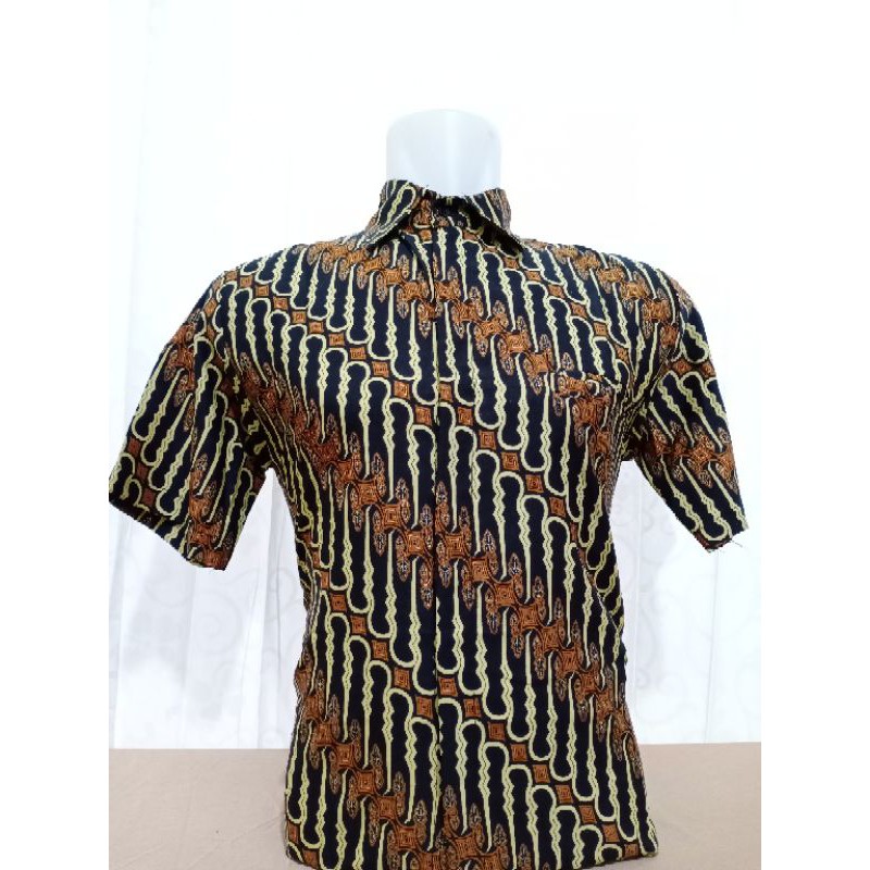 KEMEJA PRIA/KEMEJA PRIA LENGAN PENDEK/BATIK PRIA/KEMEJA BATIK PRIA/KEMEJA BATIK/KEMEJA LENGAN PENDEK