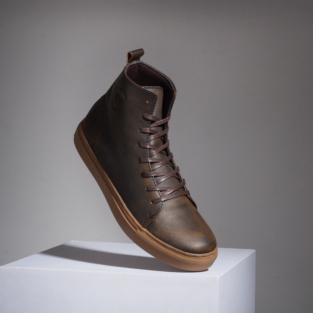 MAGNUS BROWN ORIGINAL x GREATA Sepatu Kulit Sapi Asli Pria Boots Tinggi Coklat Tali Casual Formal Klasik Vintage Jalan Kuliah Kerja Touring Riding Motor Classic High Gum Sole Boot Genuine Leather Footwear Big Size Ukuran Jumbo 44 Keren Terbaru Kekinian