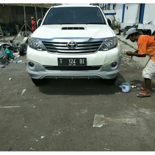 bodykit fortuner -- toyota fortuner aksesoris mobil BODYKIT Toyota grand Fortuner 2012 TERMURAH -- P
